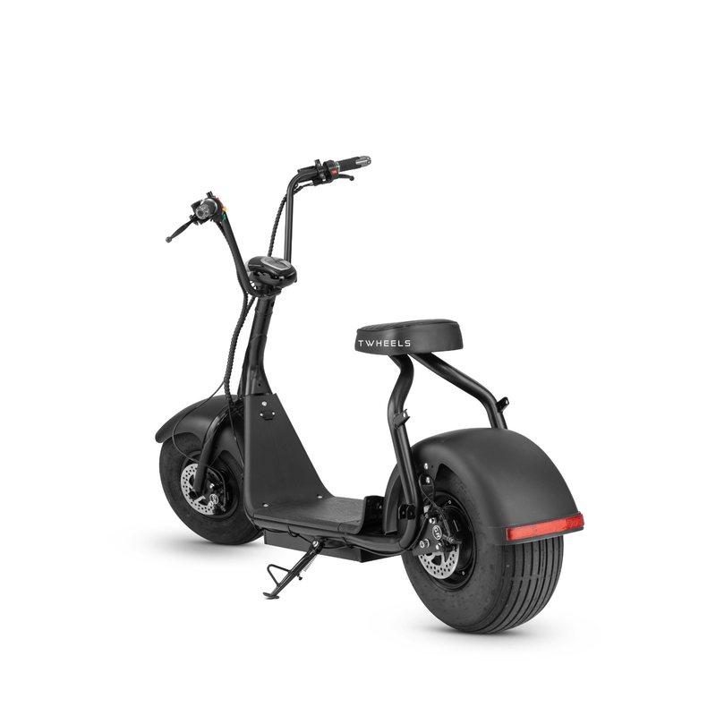 TWHEELS E-Roller in Matt-Schwarz mit Spiegeln, strassenzugelassen in der Schweiz.