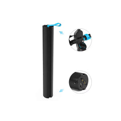 Schwarze 36V 6.4Ah E-Scooter Batterie mit blauem Zugband, Detailansichten des Anschlusses und des Einbaus.