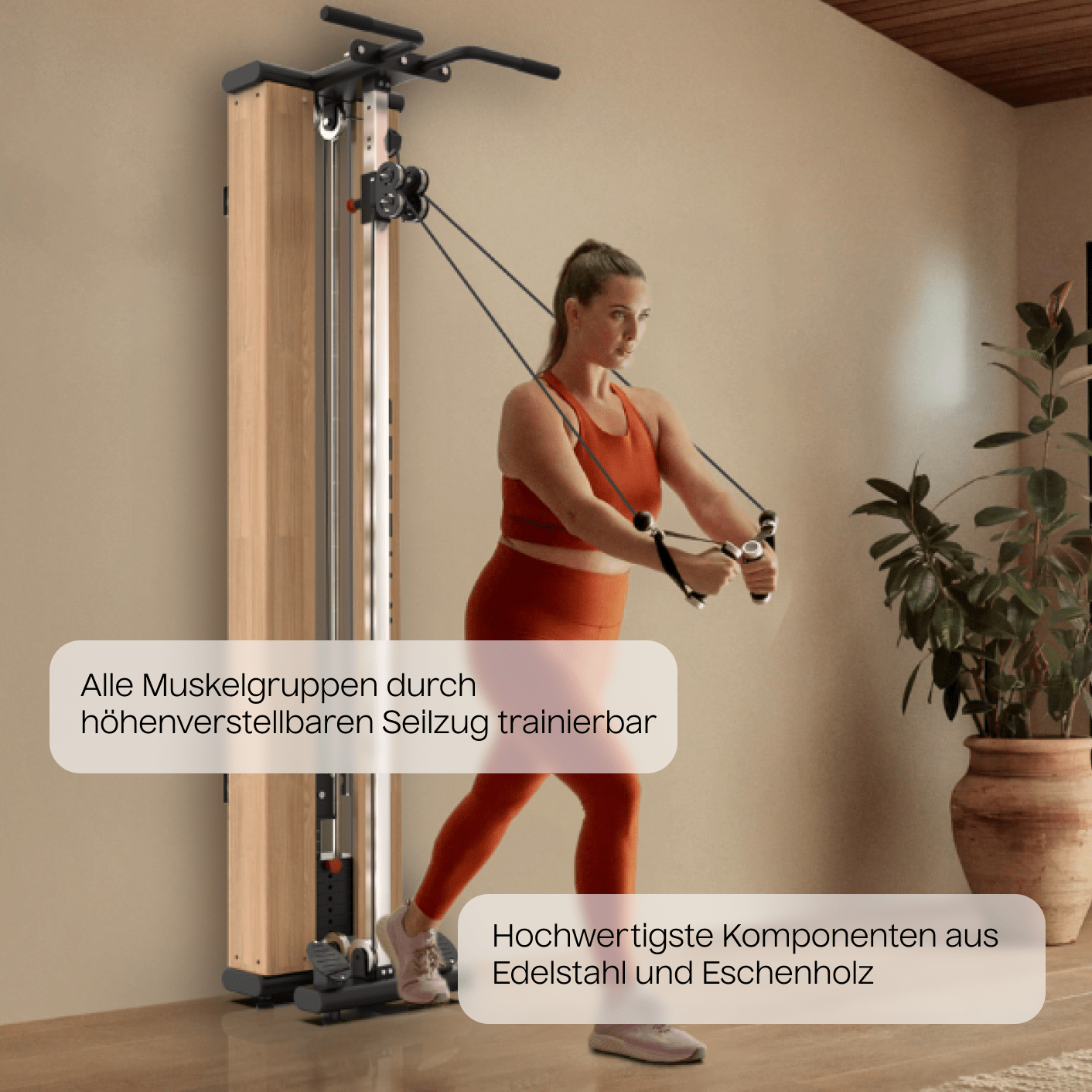 Fitness Seilzugturm von TWHEELS aus Eichenholz fürs Krafttraining.