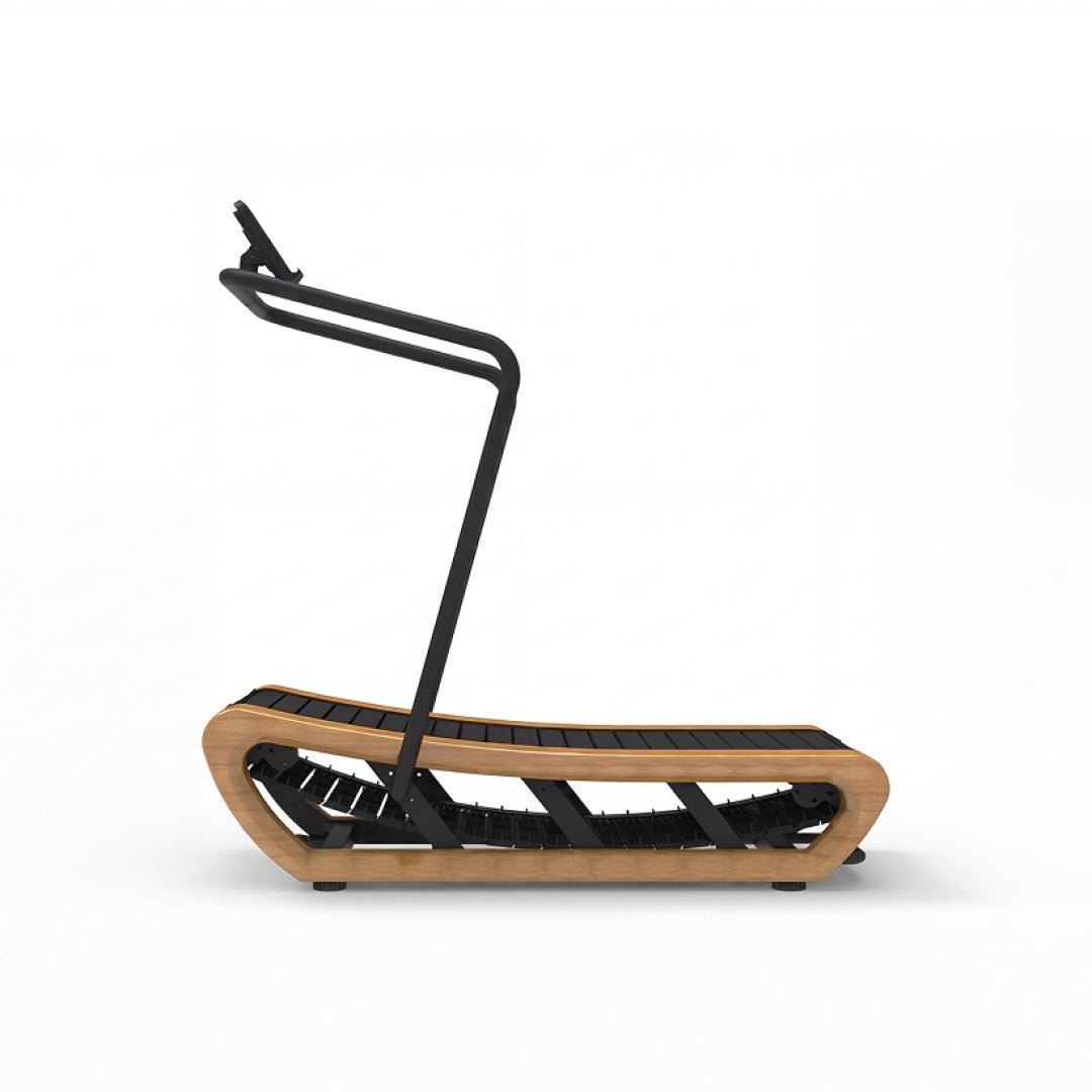 TWHEELS Sprinting Machine aus Eichenholz mit gebogener Lauffläche, motorloses Curved-Laufband.