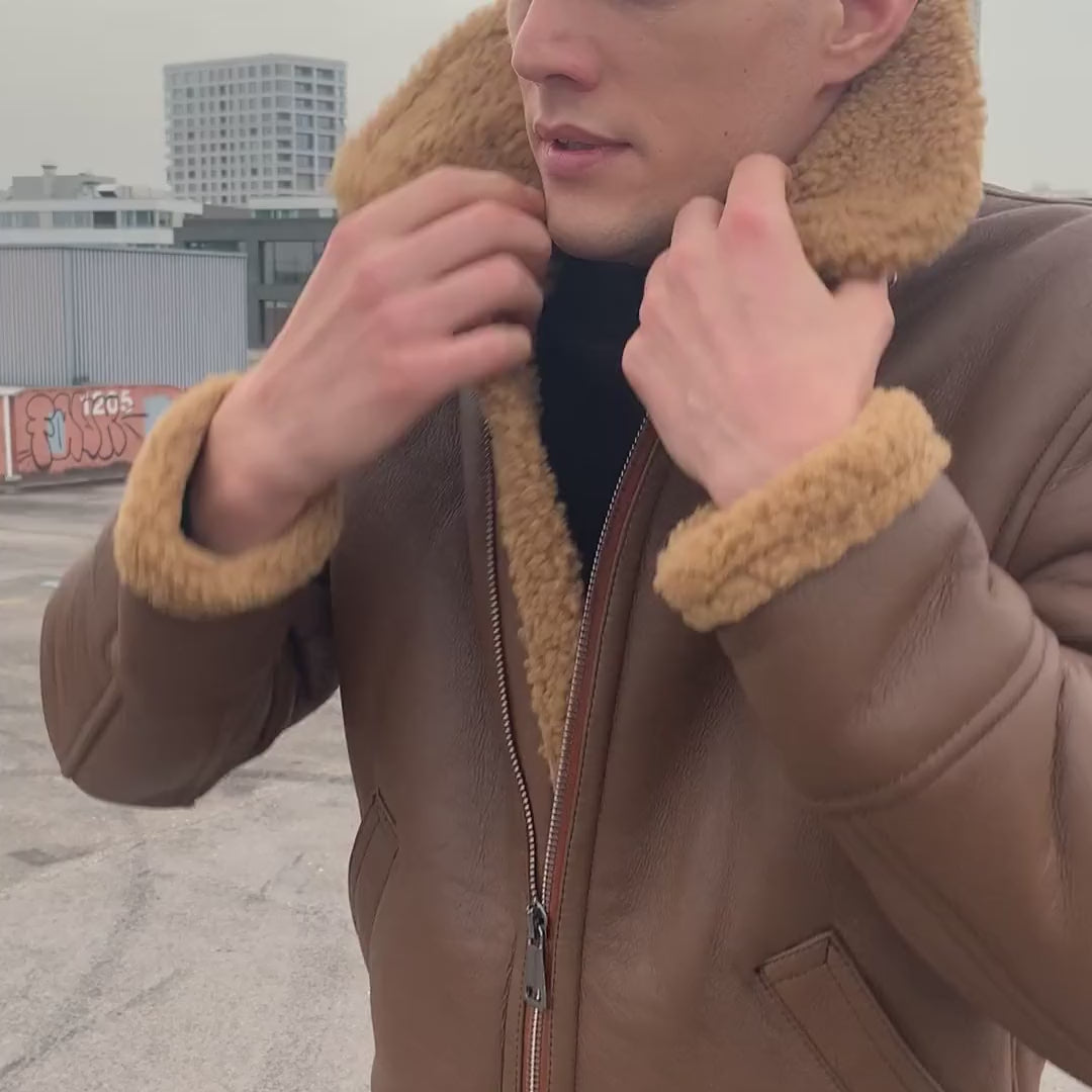 GÖTTIG Shearling-Lederjacke by TWHEELS in Camel mit hochgestelltem Lammfellkragen
